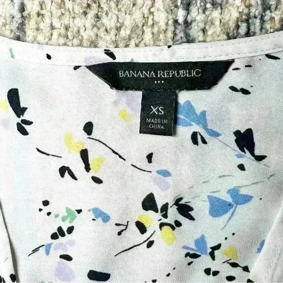 Banana Republic Women’s Wrap-Front White Floral Top Size XS - Picture 13 of 14